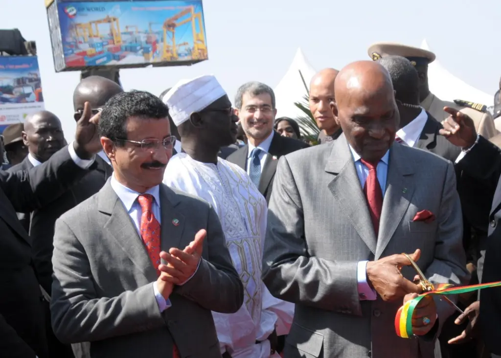 HE Abdoulaye Wade, President of Senegal and HE Sultan Ahmed Bin Sulayem, chairman of DP World opened the Terminal à Conteneur
