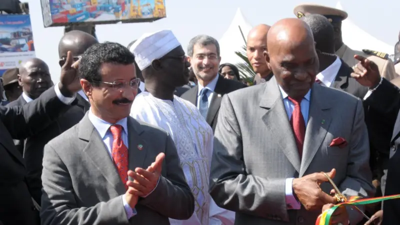 HE Abdoulaye Wade, President of Senegal and HE Sultan Ahmed Bin Sulayem, chairman of DP World opened the Terminal à Conteneur