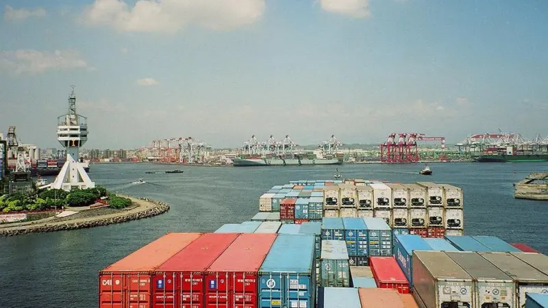 Box terminals are still the investor's favourite, but breakbulk is catching up
