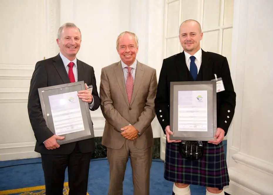 00_99049_Web-Pers-Certification-GreenPort_Hamburg_0826_LowRes