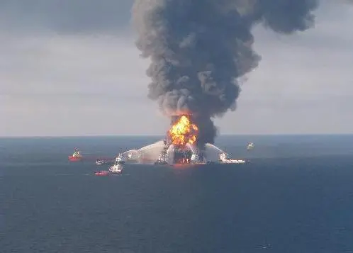 Jamaica is ill equipped to deal with oil spills such as Deepwater Horizon Photo: U.S. Coast Guard/Marine Photobank