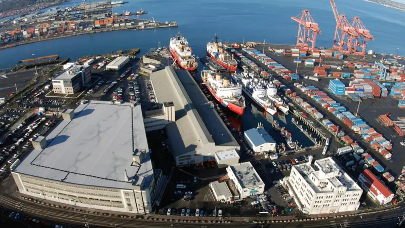 Schneider port logistics has deconsolidation and import/export facilities across the US, including in Seattle