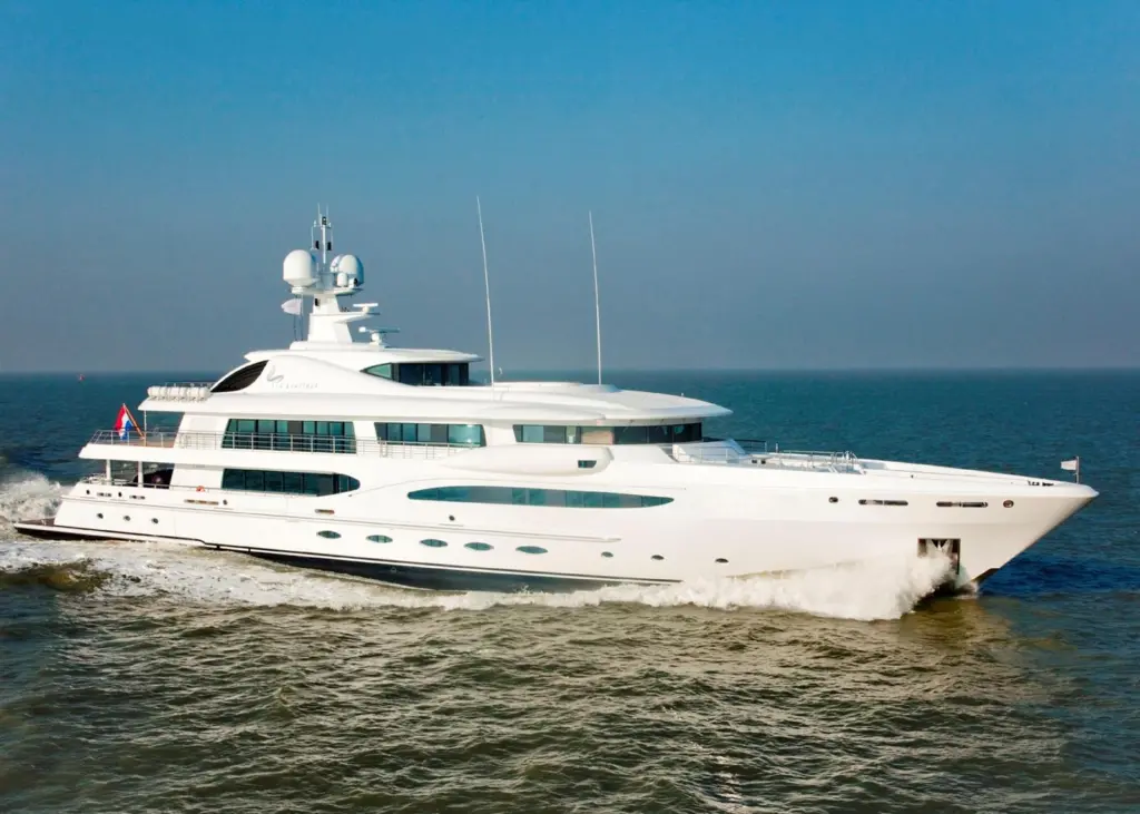 'Amels 212' has been awarded a 'Green Passport' from Lloyds Register