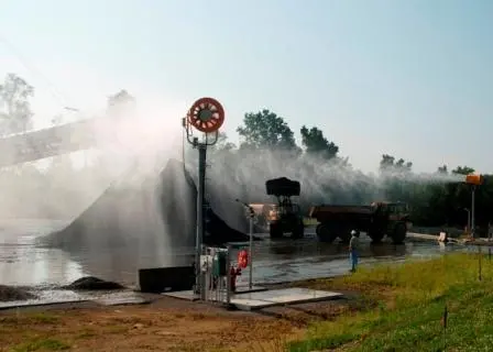 With precise aiming capability, the tower-mounted dust suppression units can be triangulated for superior particle control