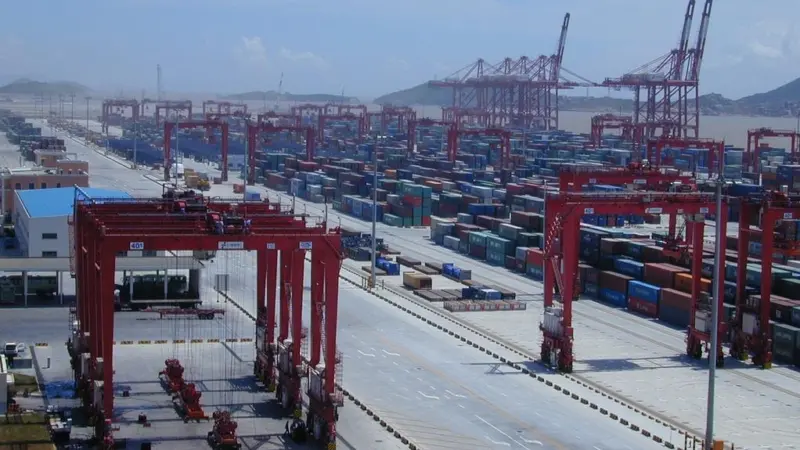 Shanghai's wide-scale RTG electrification programme led to a 47% reduction in energy consumption