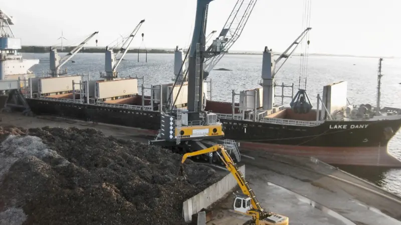 Liebherr 550 showcases the company's hybrid drive design