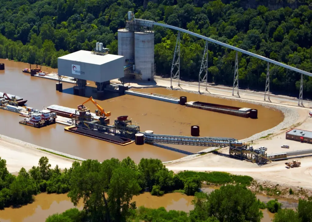 Vacuum unloaders can keep everything contained until caught by the silo. Photo: FLSmidth