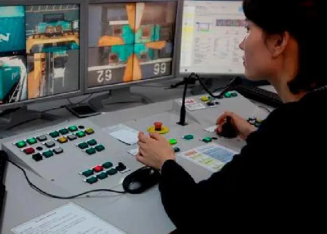 Crane operators can supervise the STS cranes via monitors. Photo: ABB