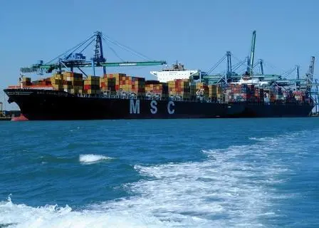 00_99065_MSC-ship-in-Marseille