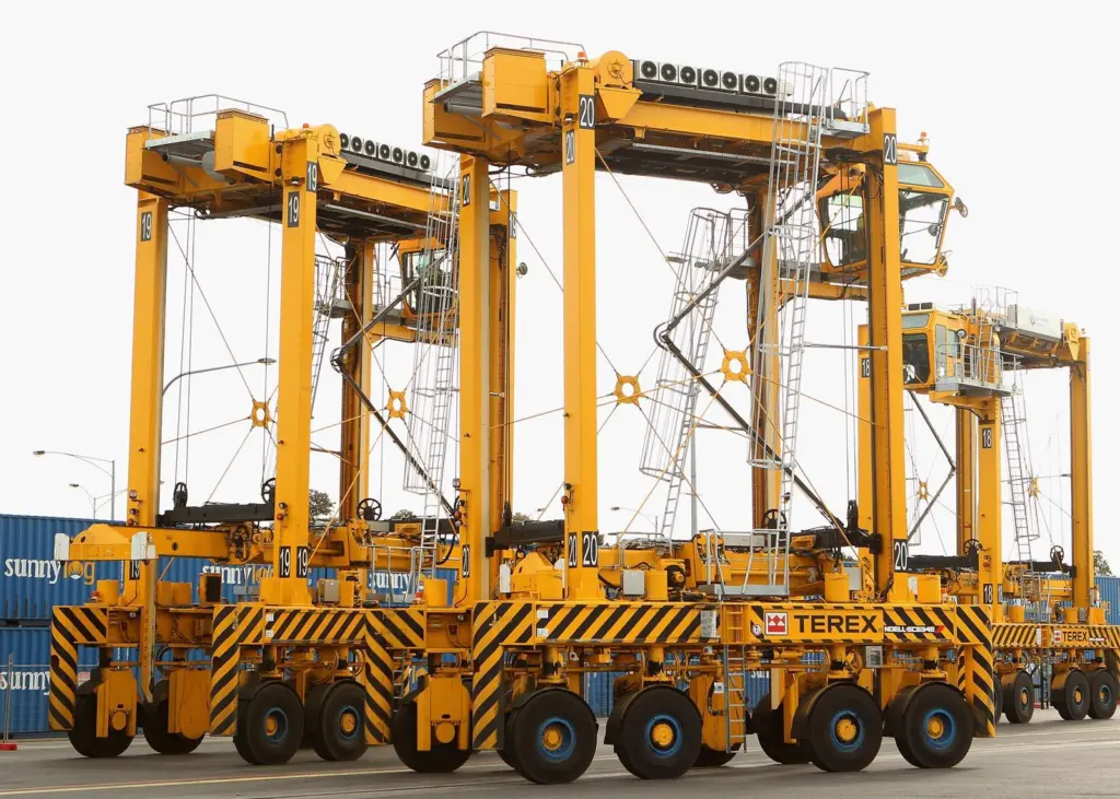 DP World's straddle carriers will boost capacity and productivity at the Port of Melbourne