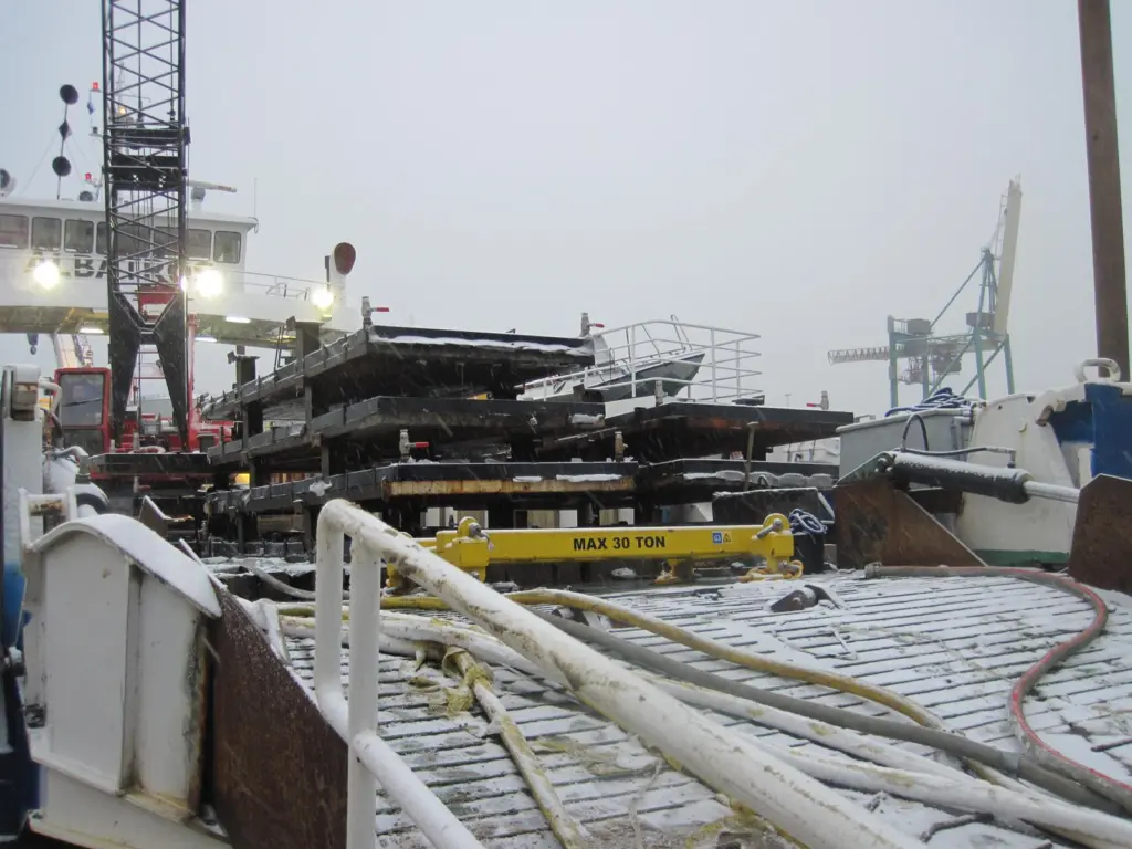 Cast iron plates are the key to pioneering freeze dredging