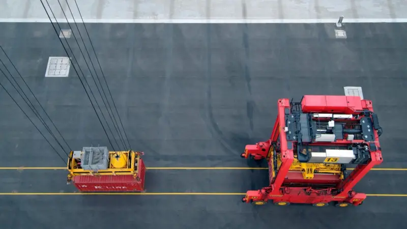 Automation is the next safety hurdle for straddle carriers