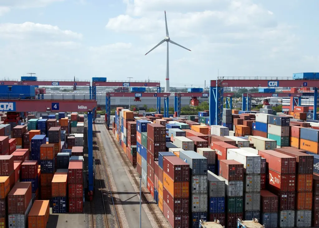 HHLA wants to get even greener with container transportation