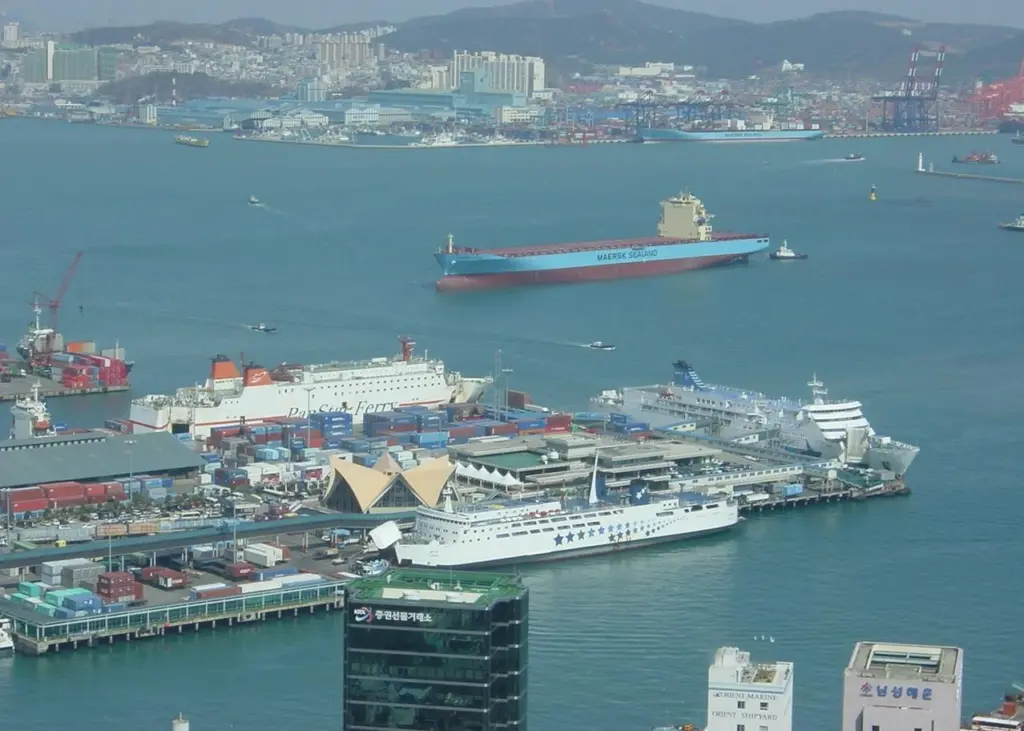Busan port has a tough transhipment target to meet if it wants to retain autonomy
