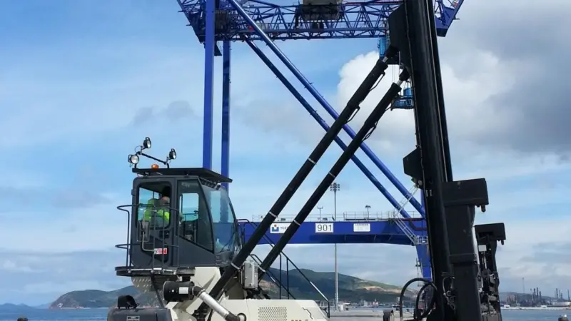 The new Terex empty container handler (ECH)