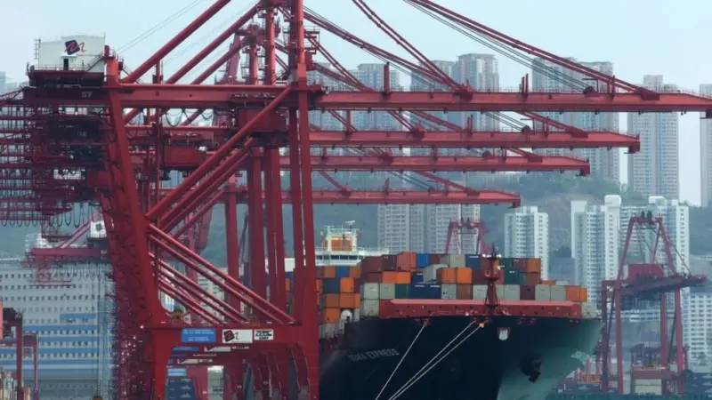 Ships docked in Hong Kong harbour produced 40% of total emissions in 2011. Credit - Kai Yan, Joseph Wong