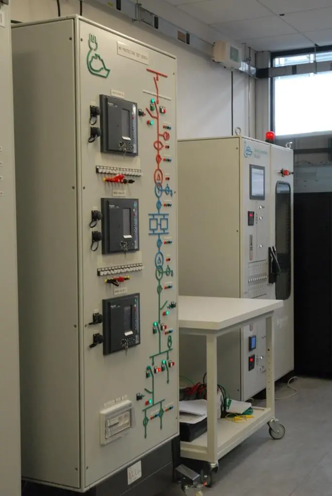 Schneider Electric has developed a standard and pre-engineered shore connection solution: ShoreBoXTM