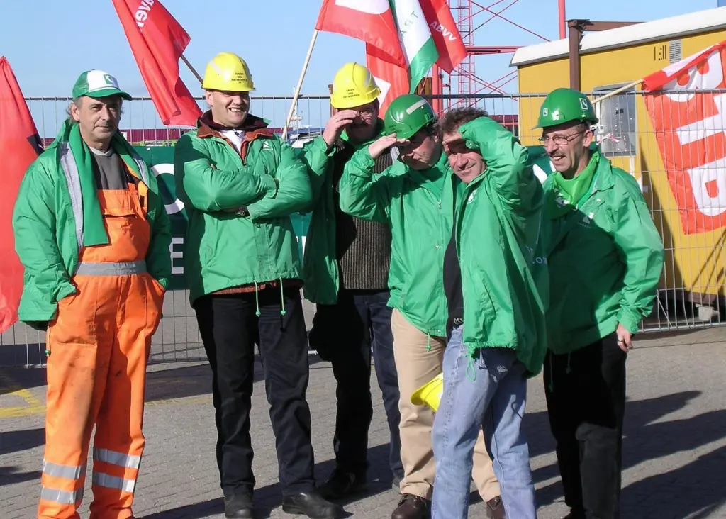 Ports must provide seafarers with information about facilities open to the general public in ports of call. Credit ITF