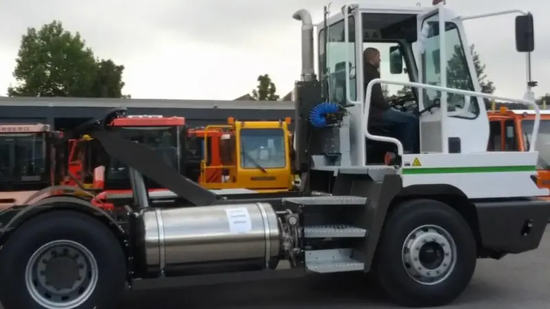 Noatum is comparing the benefits of LNG tractors to diesel ones in a pilot project in Valencia