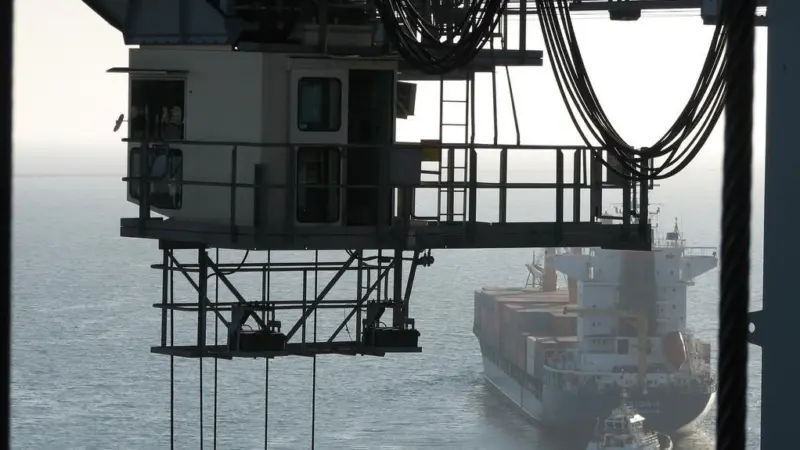Equipment pooling works best when crane drivers are also pooled. Credit: Fred Alvarado