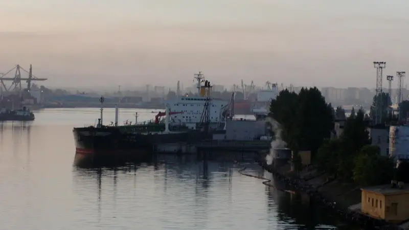 St Petersburg is the main gateway for Russian containerised cargo. Photo: Stan Shebs