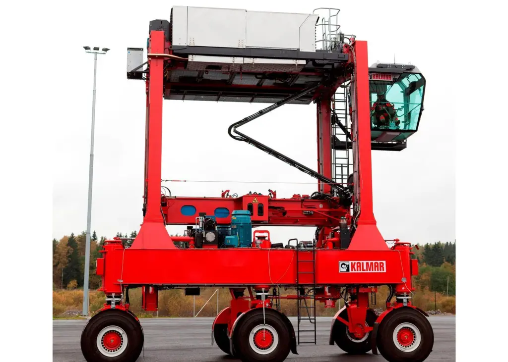 The new hybrid carrier consumes up to 40% less fuel than existing machinery