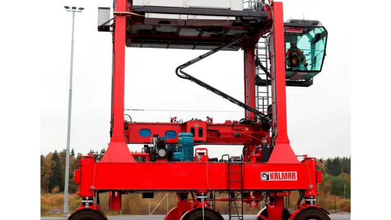 The new hybrid carrier consumes up to 40% less fuel than existing machinery