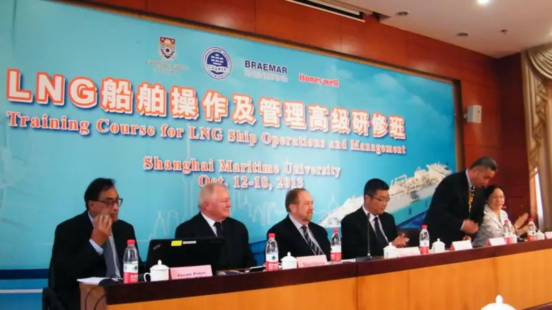 The first LNG training course took place at Shanghai Maritime University