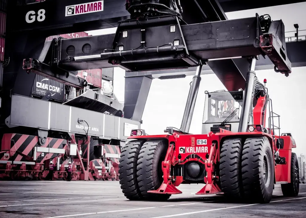 The Kalmar reachstacker prototype will use dual-fuel technology