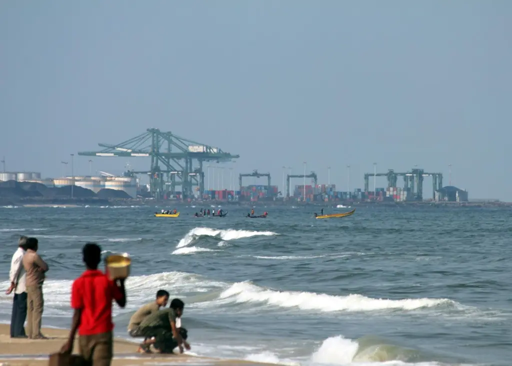 Dockers' pay may be on the austerity hitlist