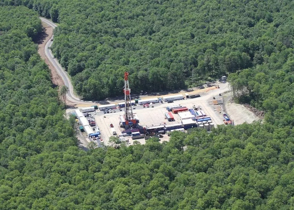 Hydraulic fracturing in the US could have a large impact on trade routes and shipping networks. Credit: The Downstream Project via LightHawk