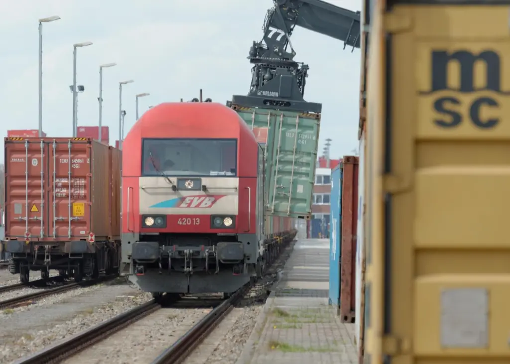 Ports are not an island and have to work with the whole supply chain. Credit - HHM_S.Breitenbach