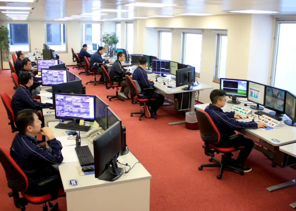 HIT is implenting innovative RTG remote control technology for the first time outside of Japan