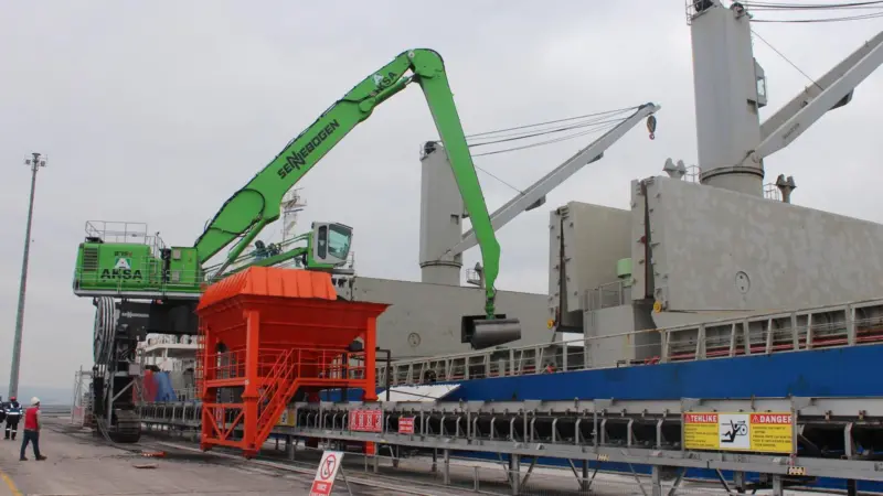 Sennebogen introduced the 875 E-Series as a 'world first' in 2013