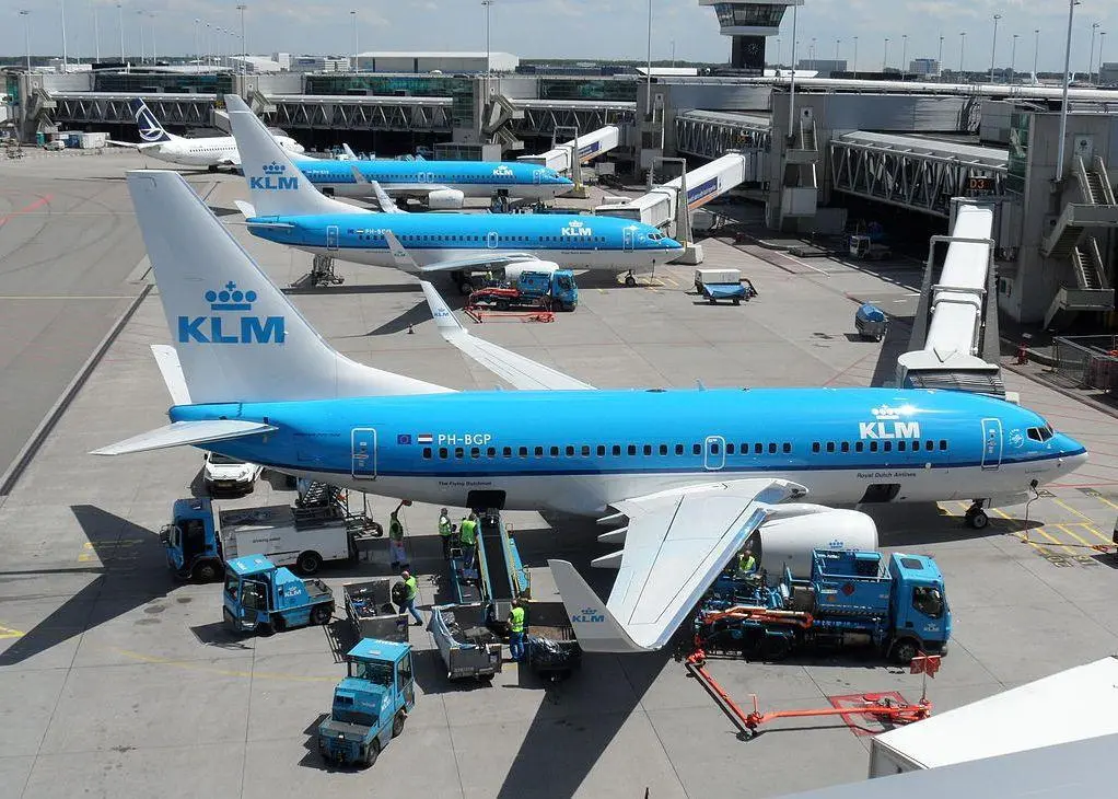 The model of add-on revenue at Schiphol Airport could be an inspiration to ports. Credit: Saschaporsche