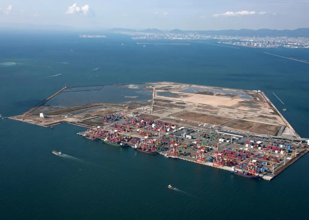 Solid: Yumeshima Island's three berths have been designed to be earthquake proof. Credit: Port and Harbor Bureau, City of Osaka