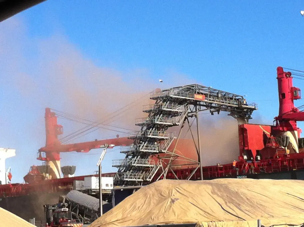 Dusty ships loader
