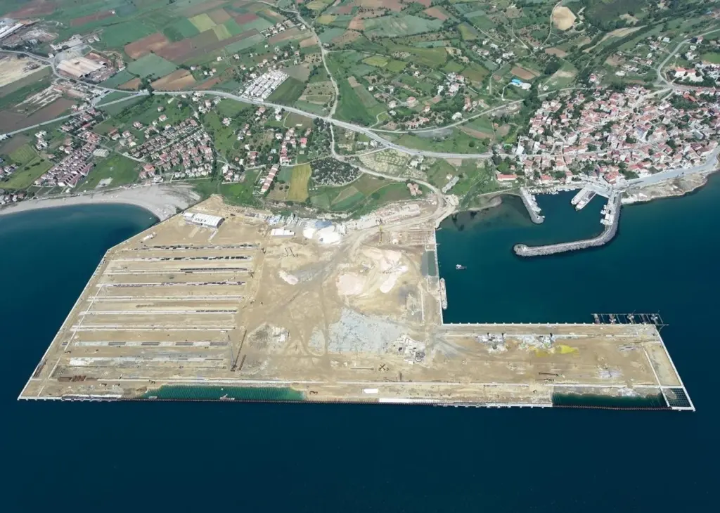 Terberg will supply 40 LNG tractors for Asyaport's new container terminal