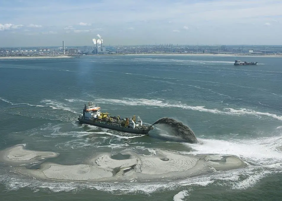 All together: dredging at Maasvlakte 2 is hailed as an 'outstanding feat of planning, innovation and co-operation'. Credit: Van Oord