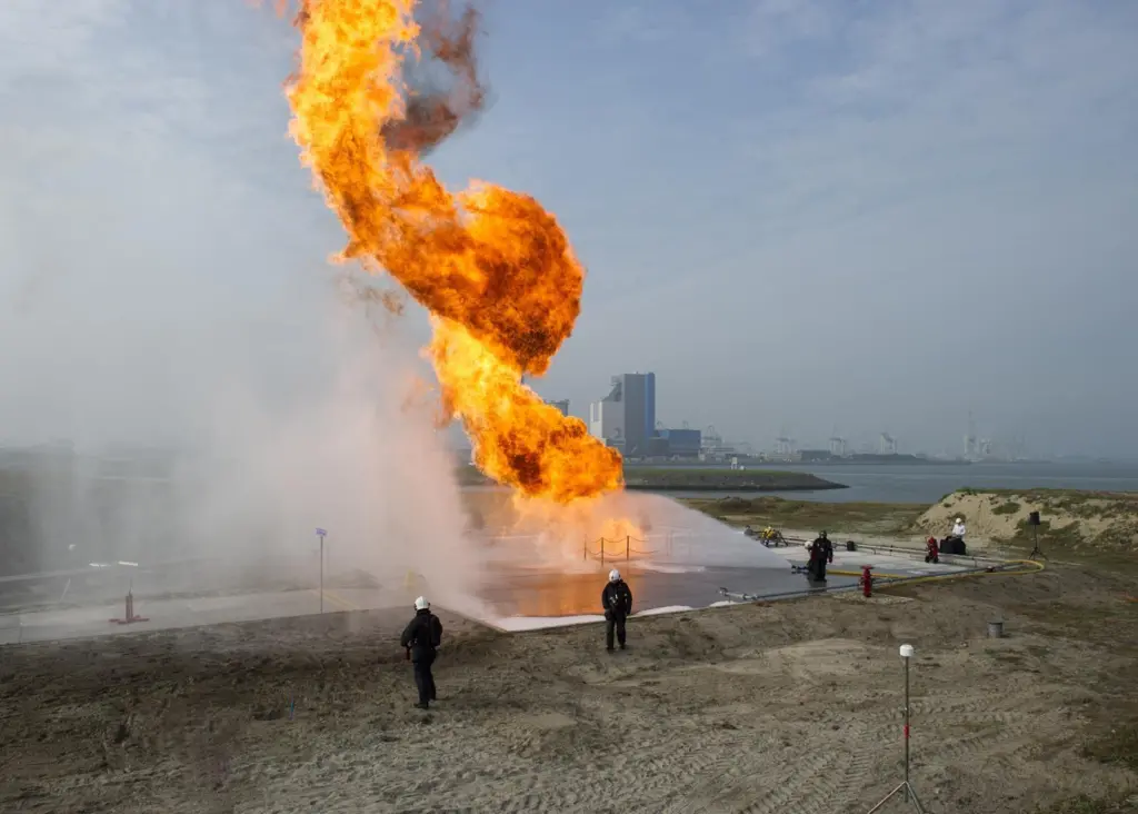 Falck has opened what is said to be the first northwest European training facility for LNG on the Rotterdam Maasvlakte
