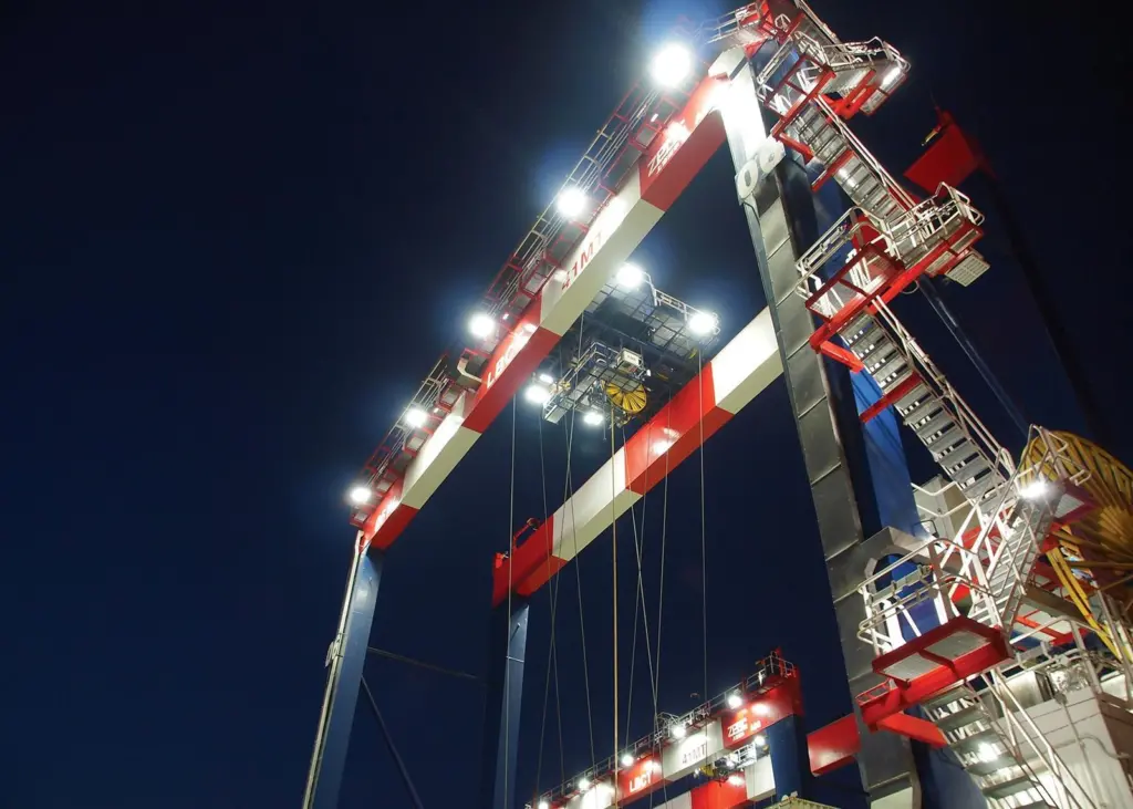 Long Beach Container Terminal employs LEDs on its Automated RMGs