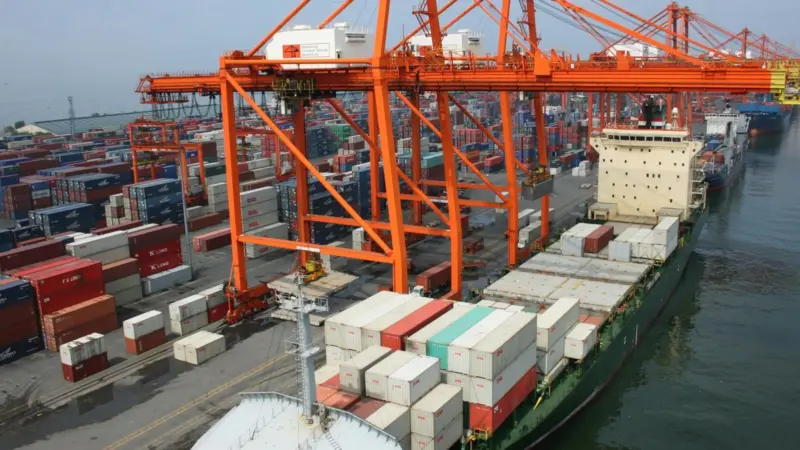 Easing congestion: ICTSI’s MICT has been shipping containers out of Manila to Subic