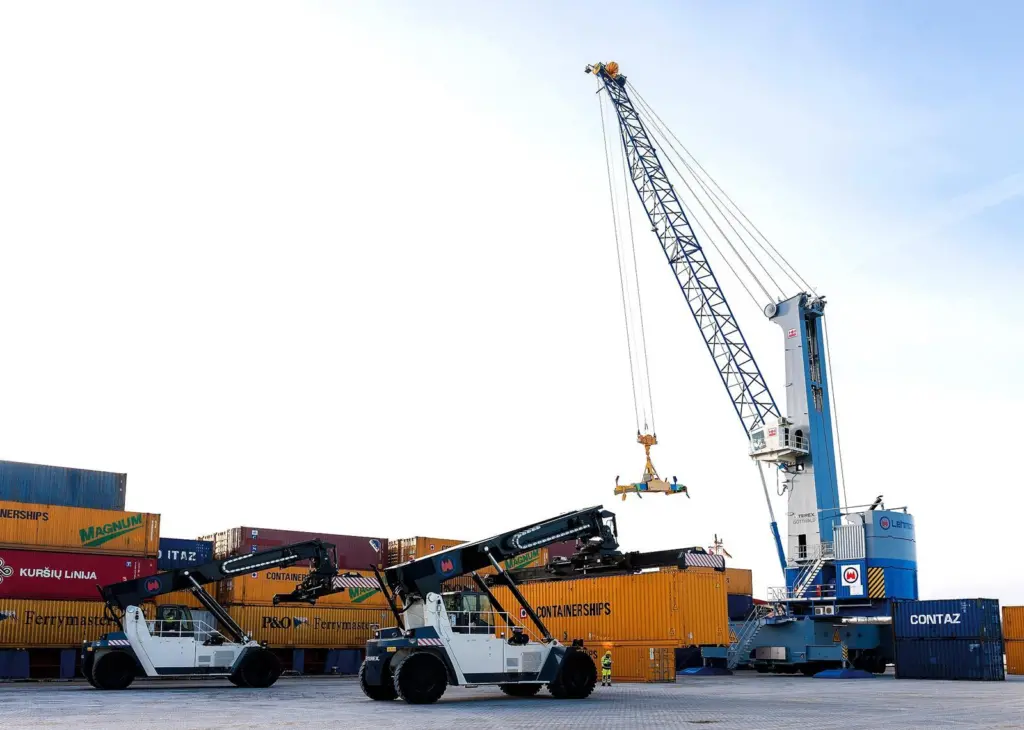 The second Model 5 crane will expand capabilities and availability of ship loading and unloading equipment at the terminal