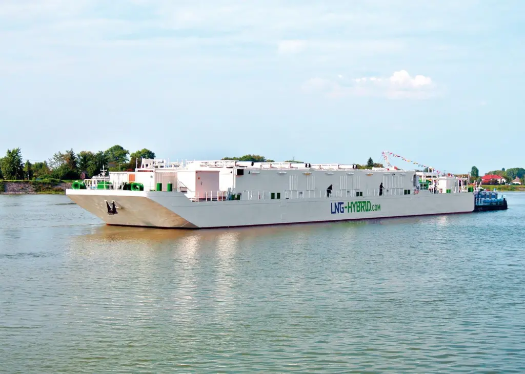 The barge has a length of 76.7m, a breadth of 11.4m and a draught of around 1.7m