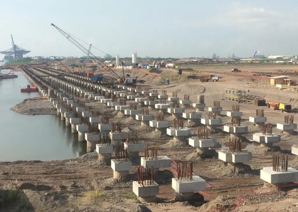 This latest order will boost the Port of Lázaro Cárdenas, where Latin America’s first semi-automated container terminal is being built