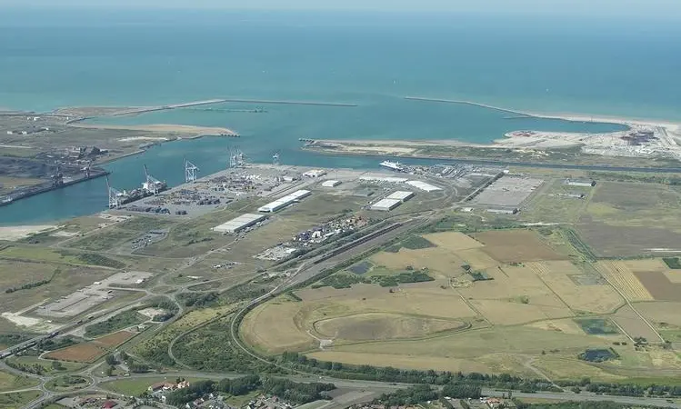 The Port of Dunkerque is preparing for strict sulphur emissions. Photo: Didier Carette/NAI