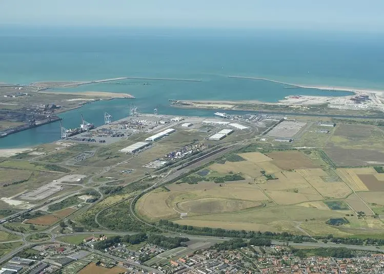 The Port of Dunkerque is preparing for strict sulphur emissions. Photo: Didier Carette/NAI