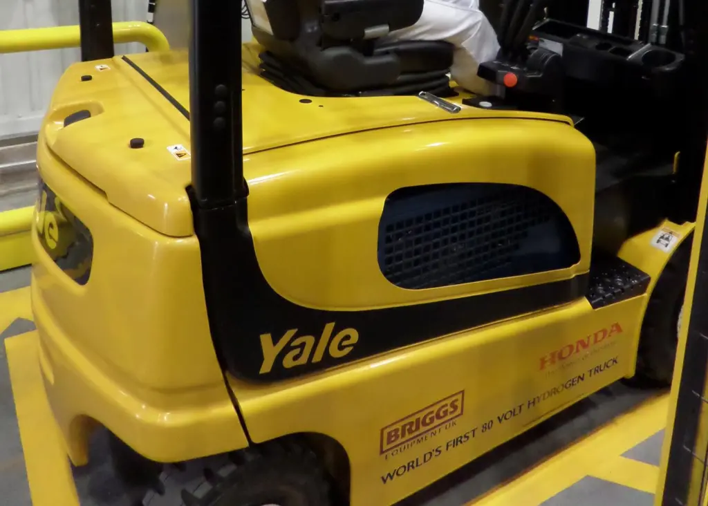 The new forklift features a fully integrated system that generates hydrogen from solar power via an on-site electrolyser