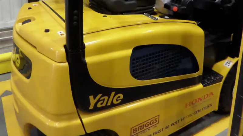The new forklift features a fully integrated system that generates hydrogen from solar power via an on-site electrolyser