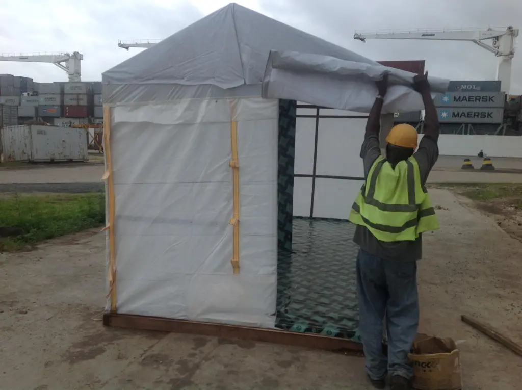00_98638_Ebola-Tent-4